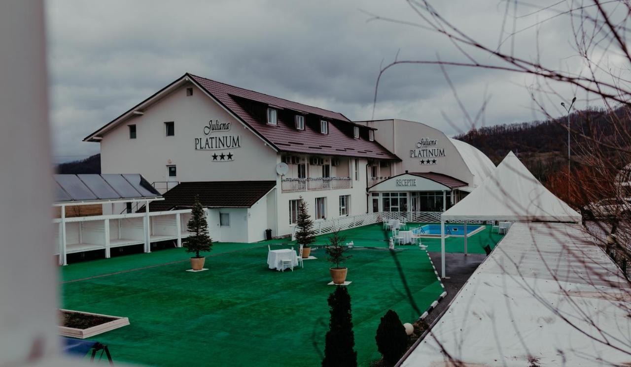 Juliana Platinum Brad Hotel Bagian luar foto