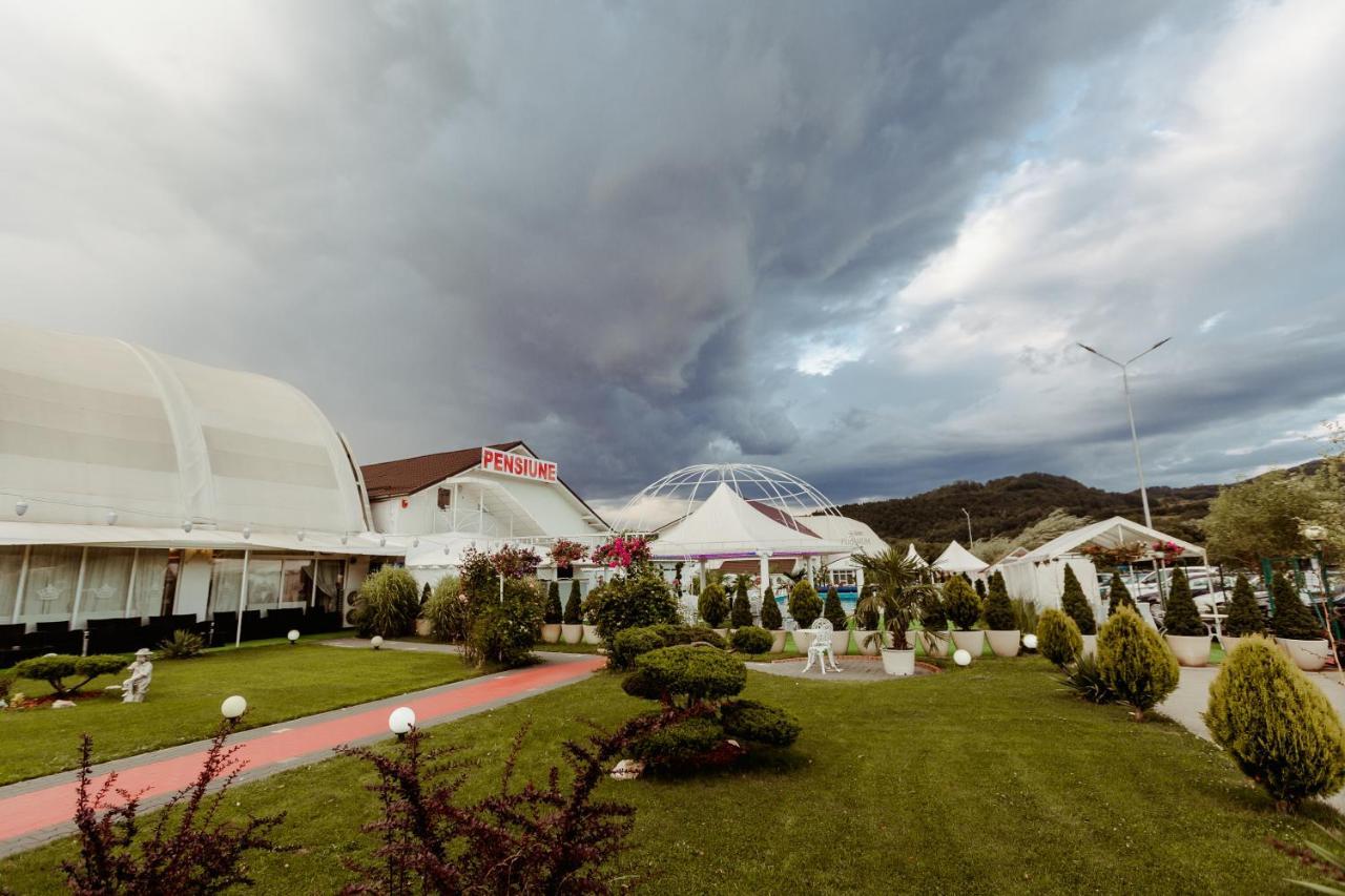 Juliana Platinum Brad Hotel Bagian luar foto