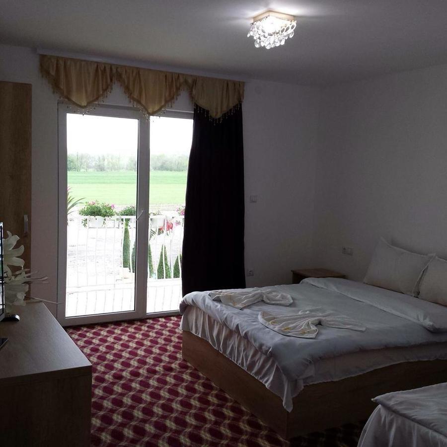 Juliana Platinum Brad Hotel Bagian luar foto